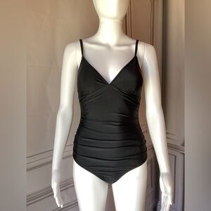 **CUPSHE** Women's One Piece Swimsuit Tummy Control V Neck Black XS L